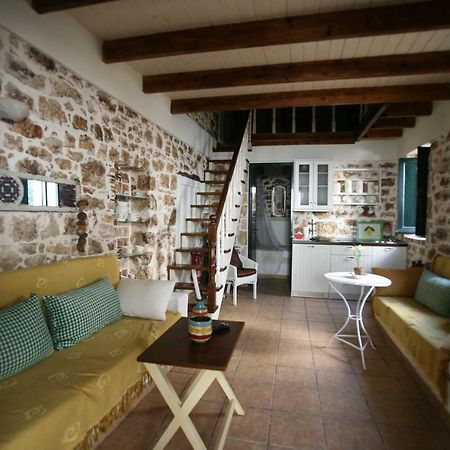 Christina'S Stone Cottage Kassiopi Exterior foto