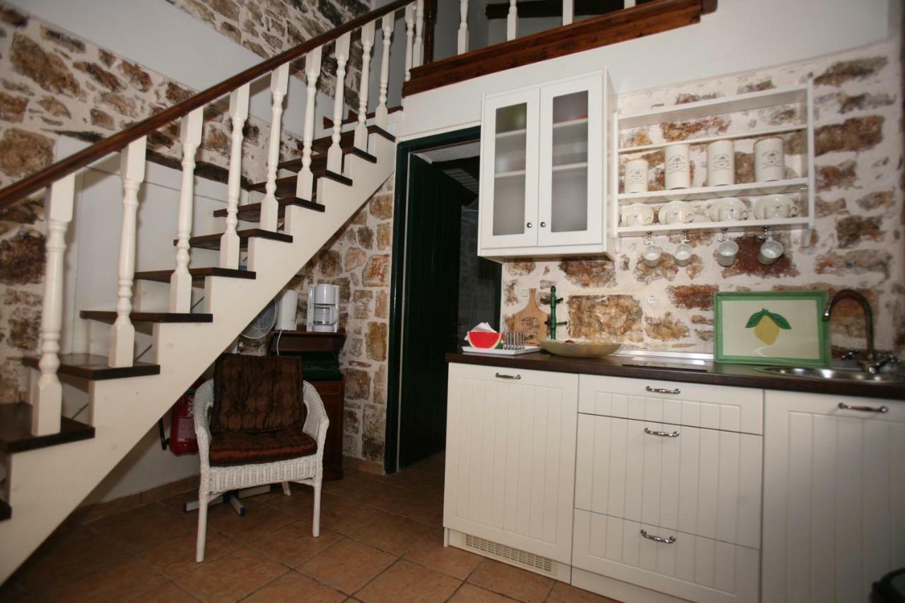 Christina'S Stone Cottage Kassiopi Exterior foto