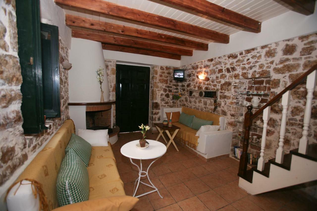 Christina'S Stone Cottage Kassiopi Exterior foto