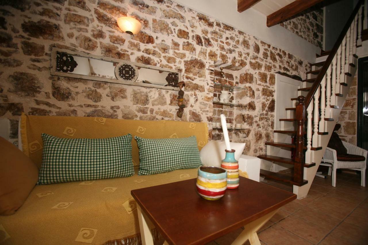 Christina'S Stone Cottage Kassiopi Exterior foto