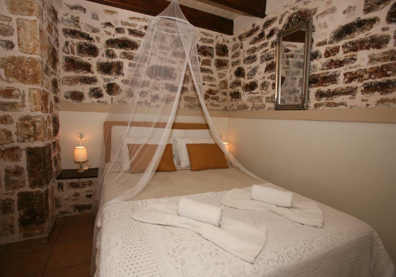 Christina'S Stone Cottage Kassiopi Exterior foto