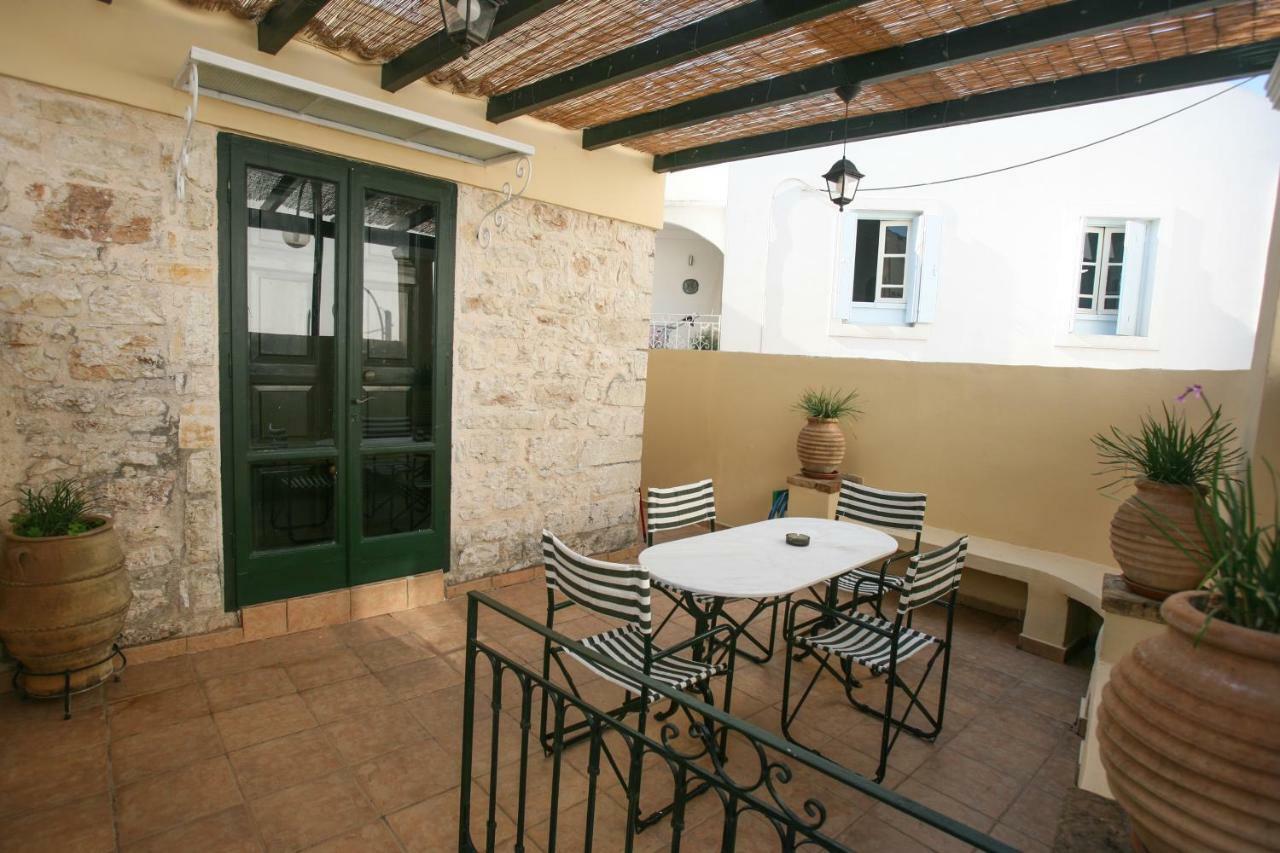 Christina'S Stone Cottage Kassiopi Exterior foto
